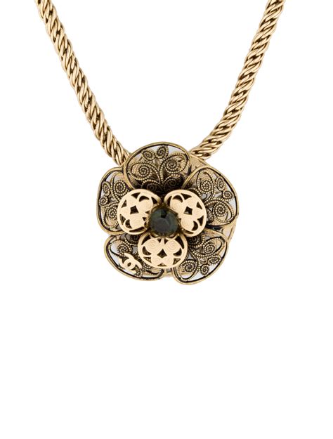 chanel camellia necklace